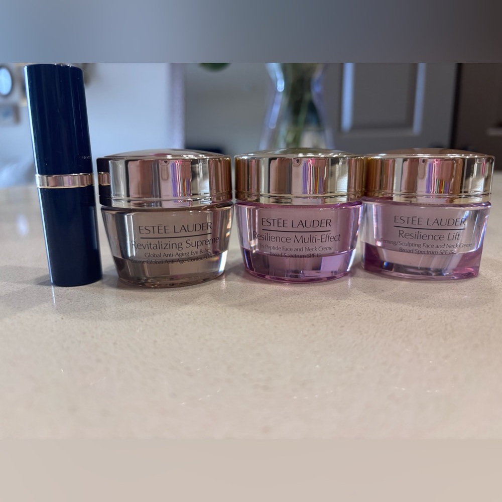 Estee Lauder crème and lipstick set